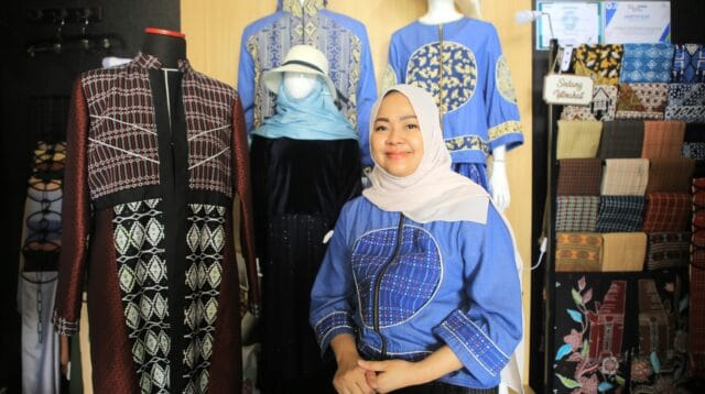 Aramara Boutique yang telah sukses membangun bisnis tren fashion Indonesia dengan karakter unik sejak tahun 2015 silam.