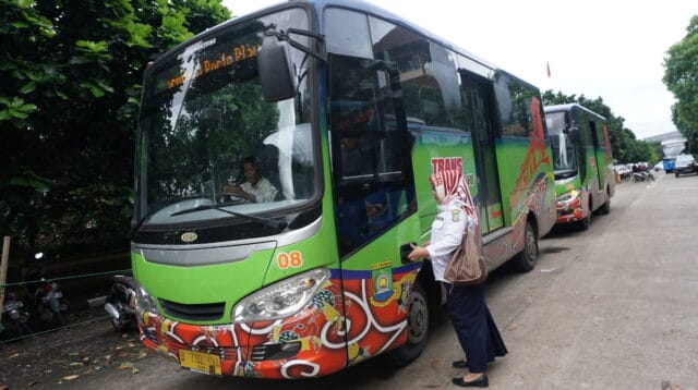 Bus BRT di Kota Tangerang
