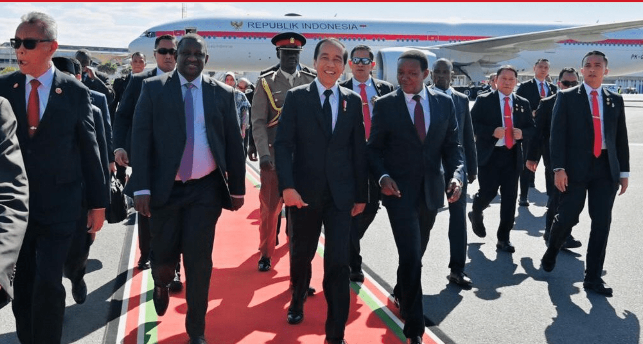 Presiden Joko Widodo tiba di Bandar Udara Internasional Jomo Kenyatta Nairobi, Republik Kenya, sekira pukul 15.15 waktu setempat (WS) atau 19.15 WIB, pada hari Minggu, 20 Agustus 2023.