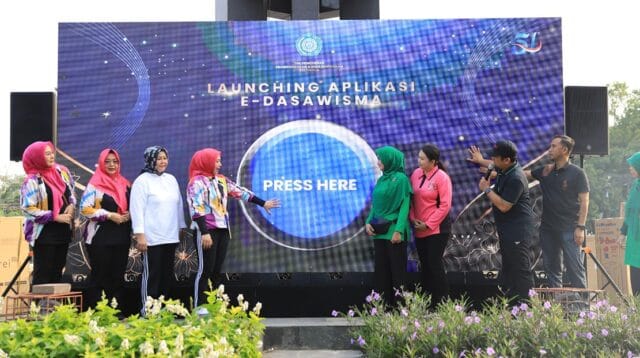 E-Dasawisma merupakan solusi digital untuk pencatatan data Dasawisma di tingkat kelurahan dan kecamatan. Dasawisma, yang terdiri dari 10 hingga 20 keluarga