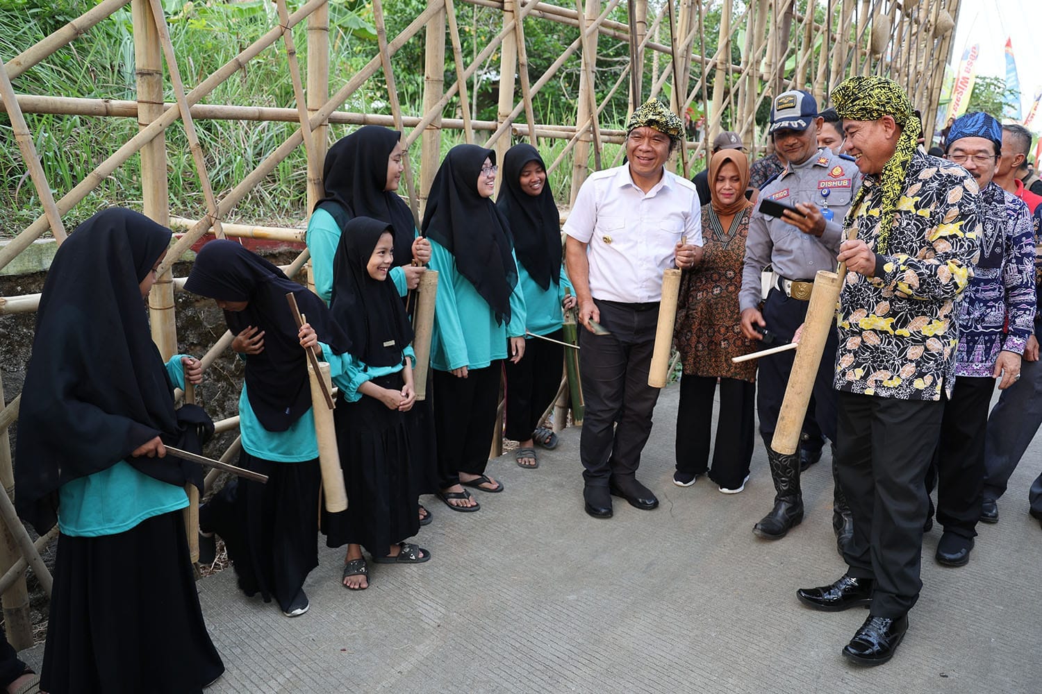 Parade Budaya Nasional Internasional Kota Tangerang Selatan 2023 di Boulevard Bintaro Jaya, Kota Tangerang Selatan, Minggu 20 Agustus 2023