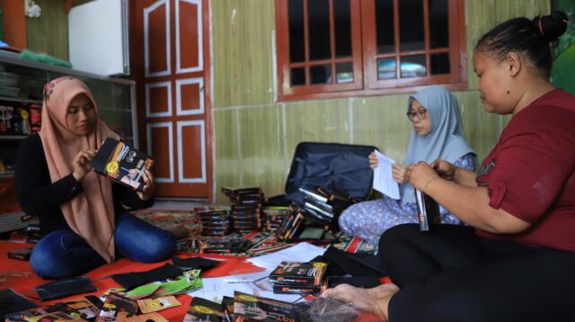 Alat kesehatan terapis Raja Syifa sudah menerima pesanan dan berhasil menjual produknya sampai ke seluruh wilayah Indonesia.