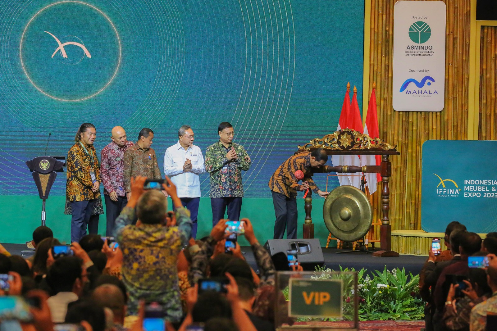 Jokowi ke BSD