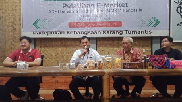 IKUP dan PT Adhi Karya Selenggarakan Pelatihan E-Market untuk UMKM di Tangerang