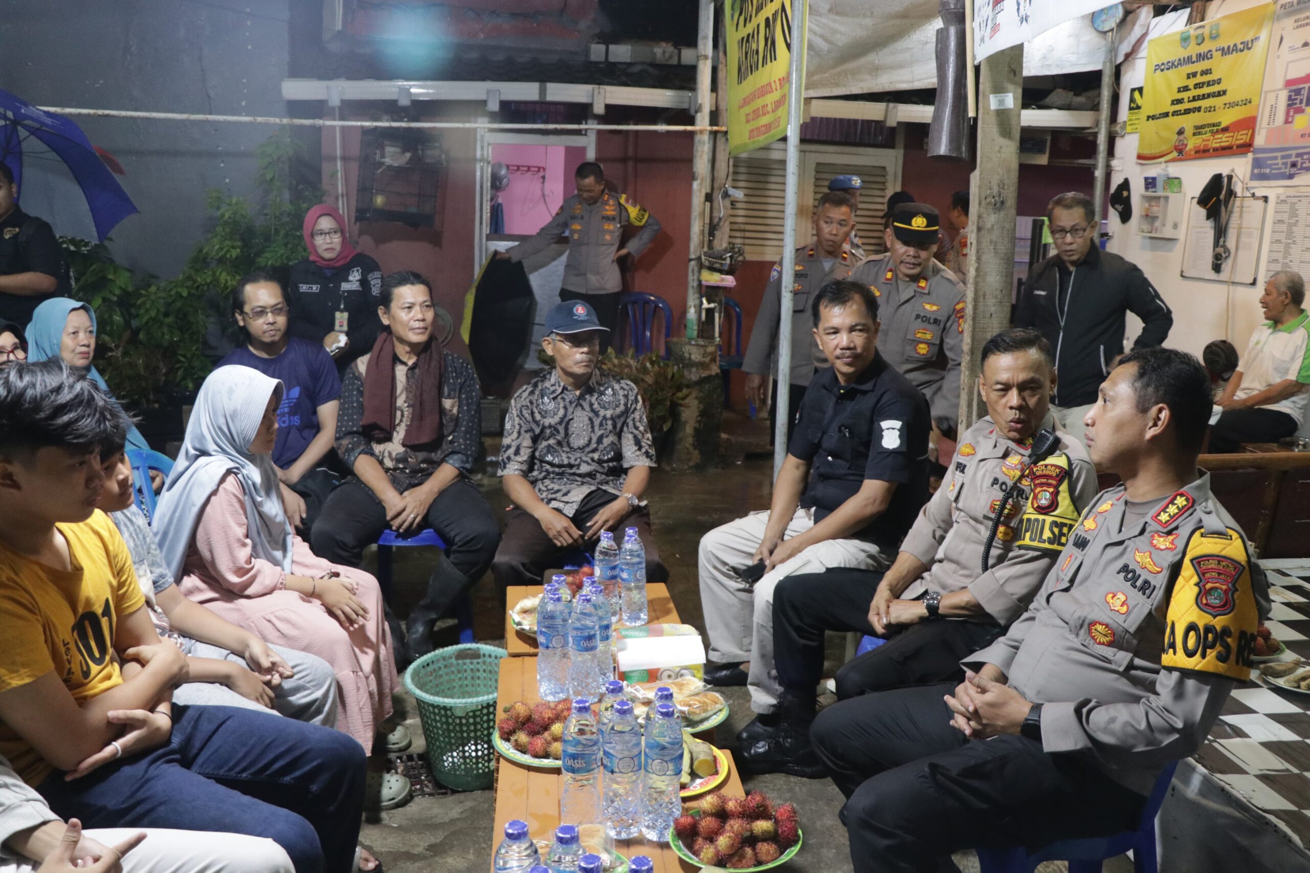 Polisi aktifkan siskamling ccegah kampanye hitam