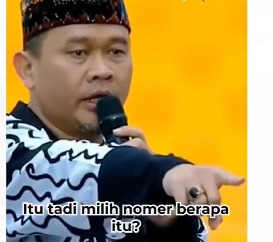Kampanye PDIP Cak Lontong Melotot