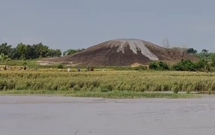 Muncul Gunung Aktif di Grobogan Lokasi Ditengah-tengah Persawahan