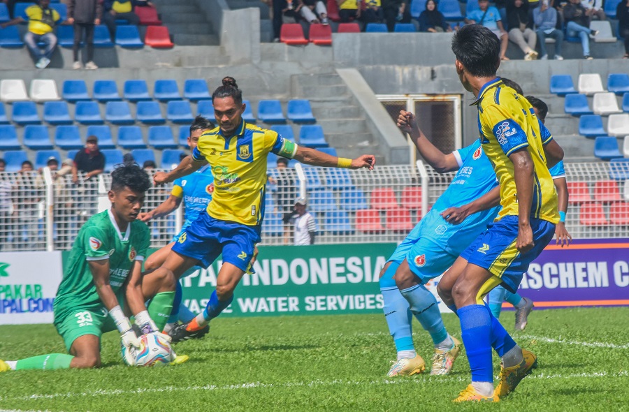 Persikota Tangerang lawan Persab Brebes (5)