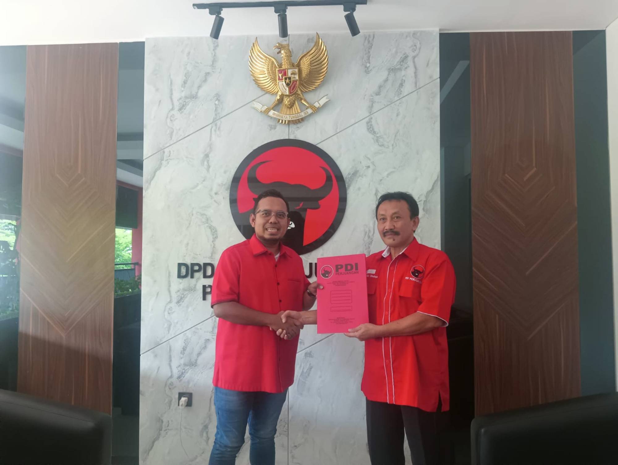 Rano Karno di Pilgub Banten Rano Karno Ambil Formulir Penjaringan PDIP untuk Maju Pilgub Banten 2024