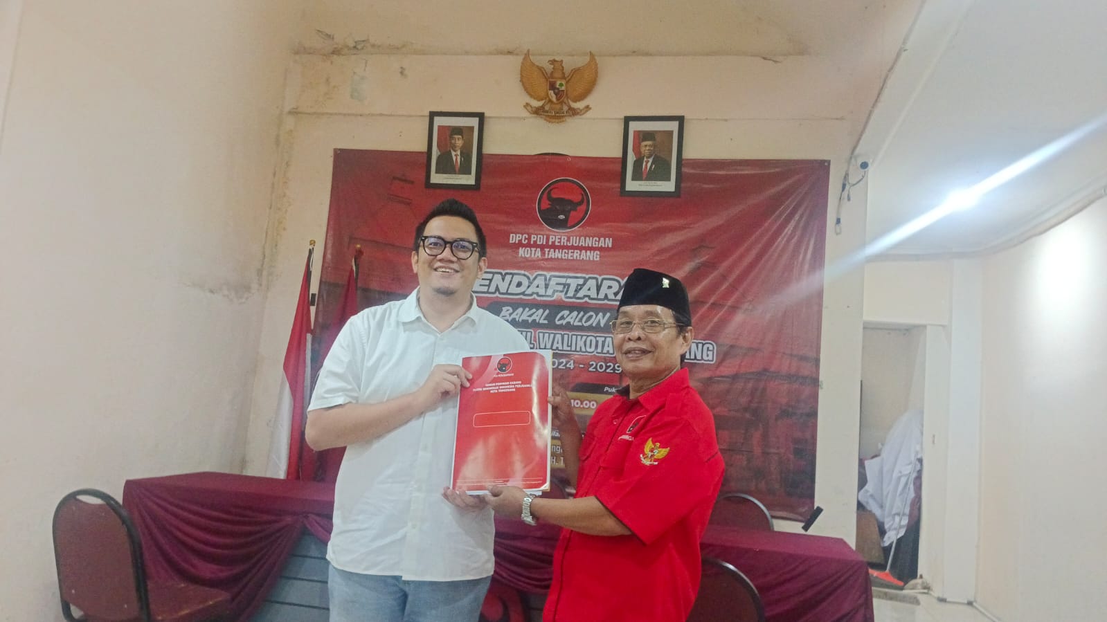 Erlangga Yudha Nugraha Kembalikan Formulir Pendaftaran Wali Kota Tangerang ke PDI Perjuangan Kota Tangerang