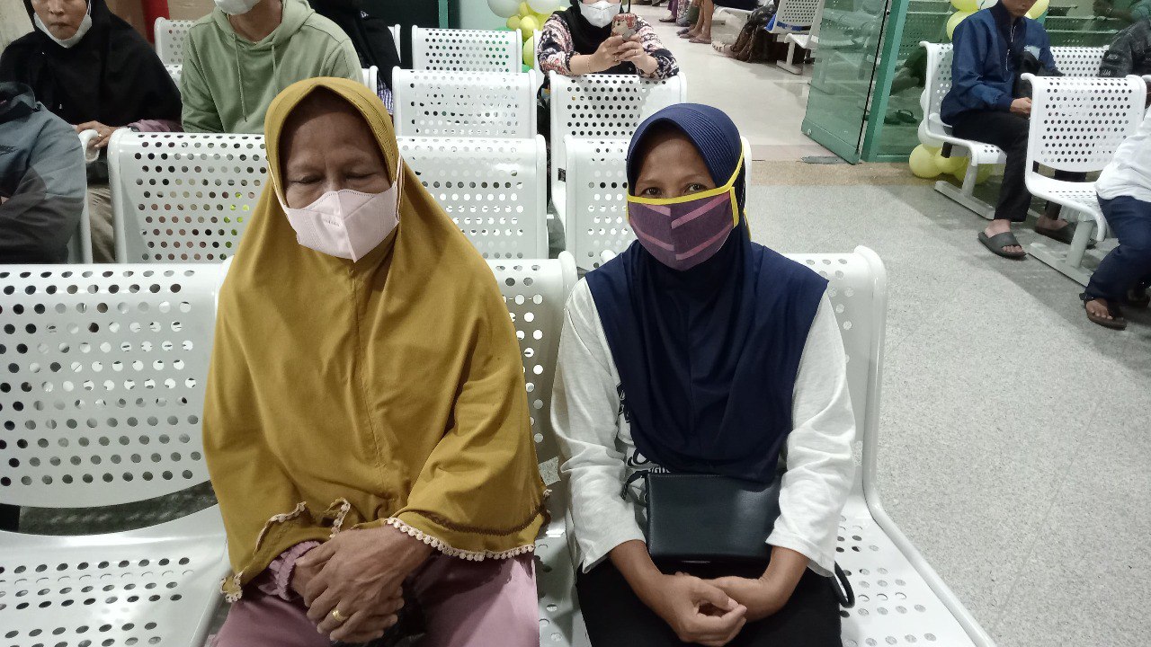 Dampingi Sang Ibu Jalani Pengobatan, Yayat Tak Khawatir Dengan Biaya