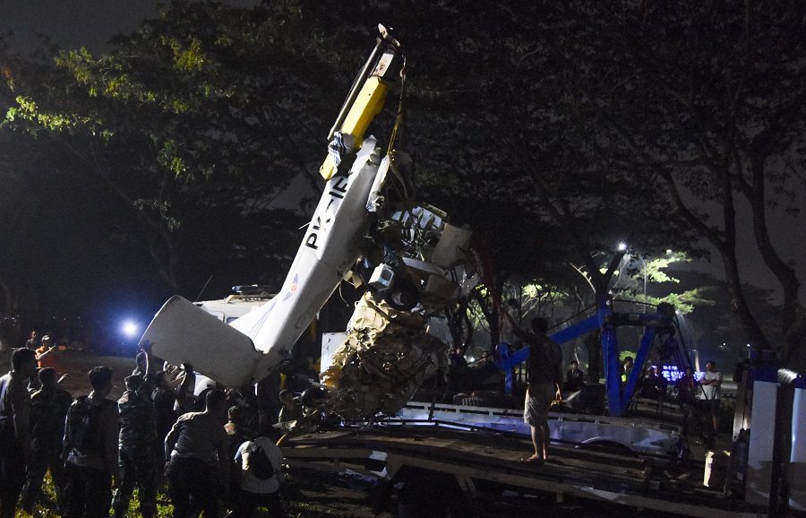 Bangkai Pesawat Dibawa ke Bandara Pondok Cabe