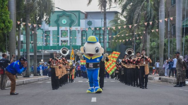 Penjabat (Pj) Wali Kota Tangerang Dr Nurdin bersama jajaran OPD Pemerintah Kota Tangerang membuka penghitungan mundur dan peresmian Maskot Popda XI & Peparda VIII di Taman Elektrik, Kota Tangerang, Banten, Senin (13/05/2024). Dalam acara ini diadakan seremoni penghitungan mundur 26 hari dan peresmian Maskot Popda XI Banten berupa ikan Blosso. Foto : Ilham Herda Fauzi/LENSABANTEN