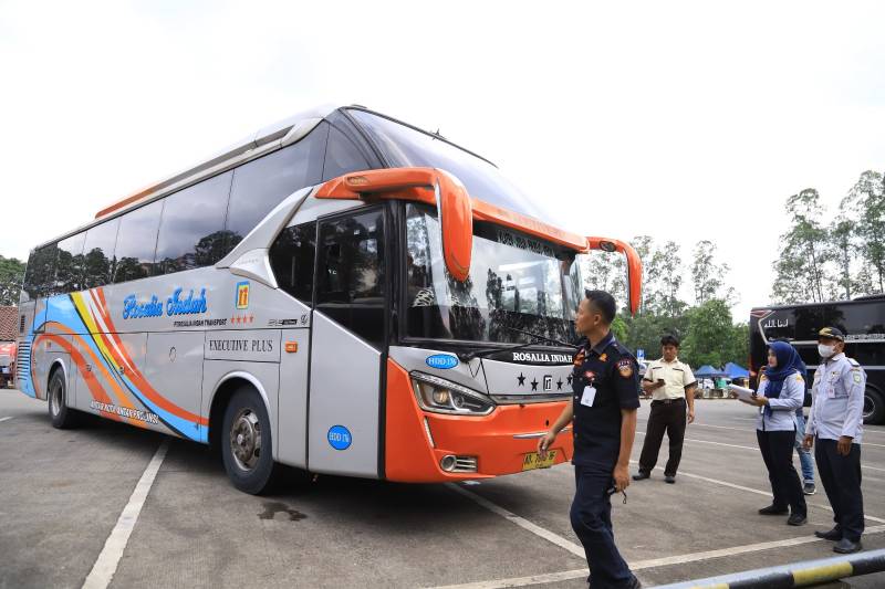 Petugas Gabungan SIdak PO BUS (1)