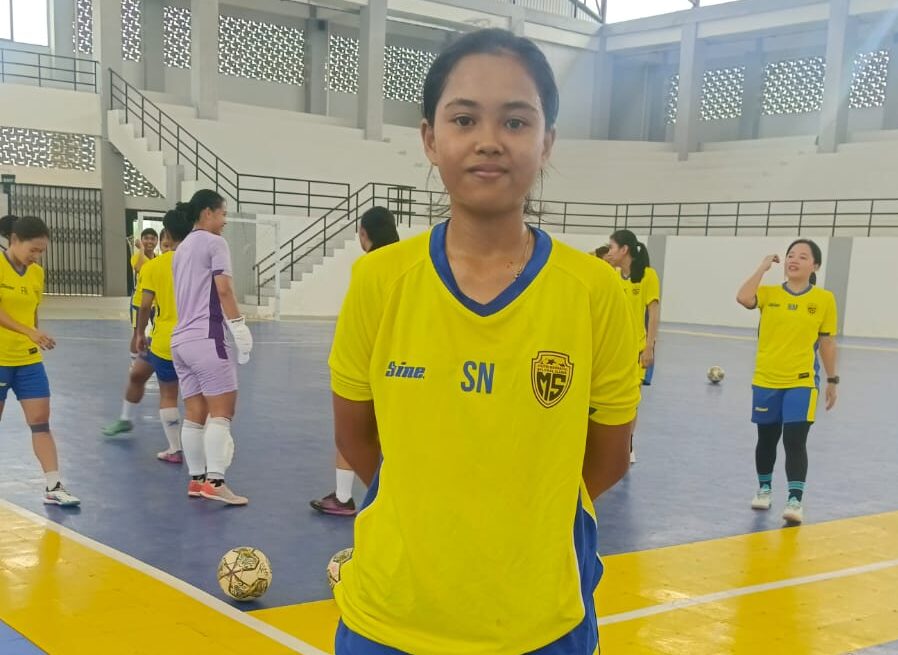 Kisah perjalanan Siti Nuryani dalam dunia futsal dimulai sejak usia yang masih belia, tepatnya saat ia duduk di bangku kelas 1 SD.