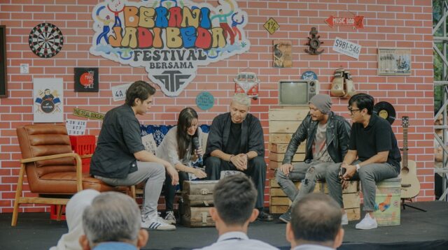Pemimpin Divisi Corporate Secretary bank bjb, Widi Hartoto, menyampaikan tujuan utama dari festival ini adalah untuk memberikan pelayanan terbaik kepada nasabah, terutama generasi milenial, sambil memberikan hiburan yang berkualitas. Foto Dok BJB