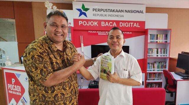 Pojok Baca Digital di PWI Makin Lengkap Koleksinya dengan Kehadiran Dua Buku Karya Teguh Santosa