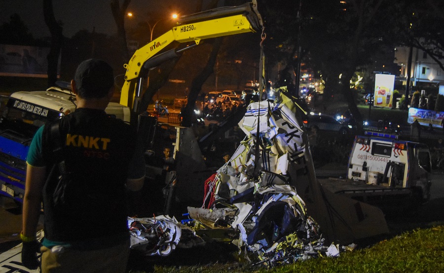 pengangkutan pesawat jatuh-5