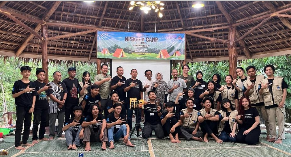Foto bersama pihak Panitia, Peserta, GMLS, UMN, Kabid SDM dan Ekraf Dispar Kab. Lebak, Komite Ekraf Kab. Lebak, serta Leekraf.