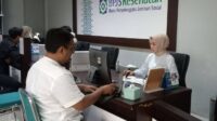 Rosa Acungkan Jempol untuk Program JKN