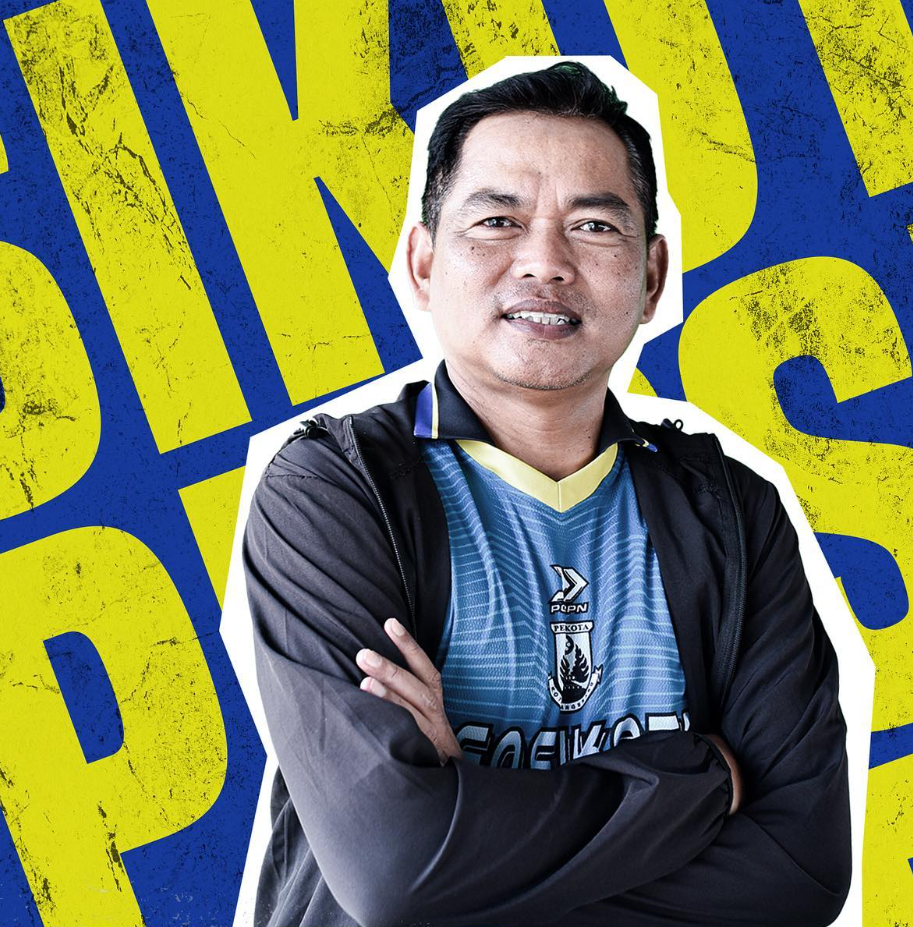 Pelatih Persikota Tangerang Fachrudin