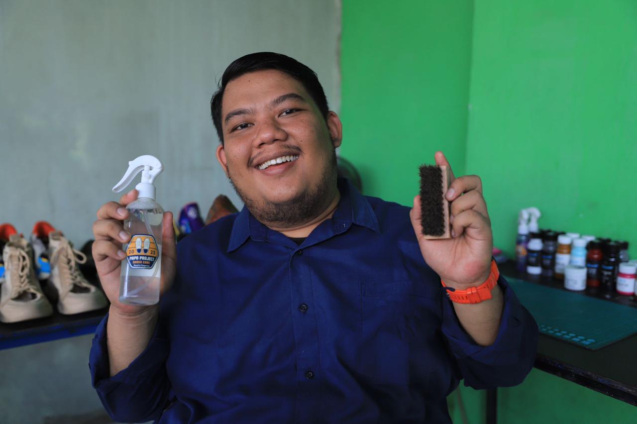 Papa Project Shoes Care, Rizky Maulana Arokhman mengatakan, bahwa usahanya berdiri setelah mengalami kekecewaan. Ketika itu sepatu yang ia cuci di salah satu jasa cuci sepatu mengalami kelunturan warna.