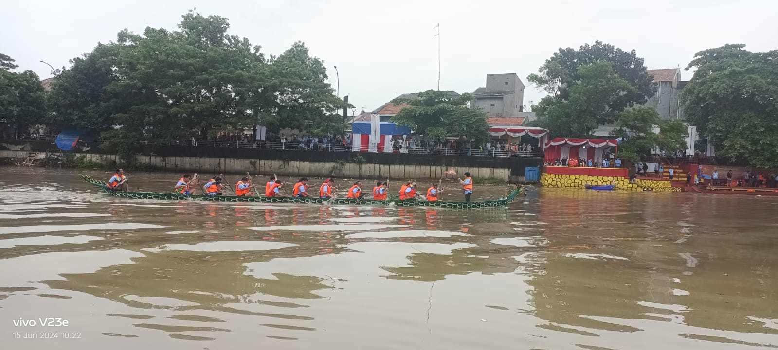 Lomba Perahu Naga di Festival Peh cun Tangerang