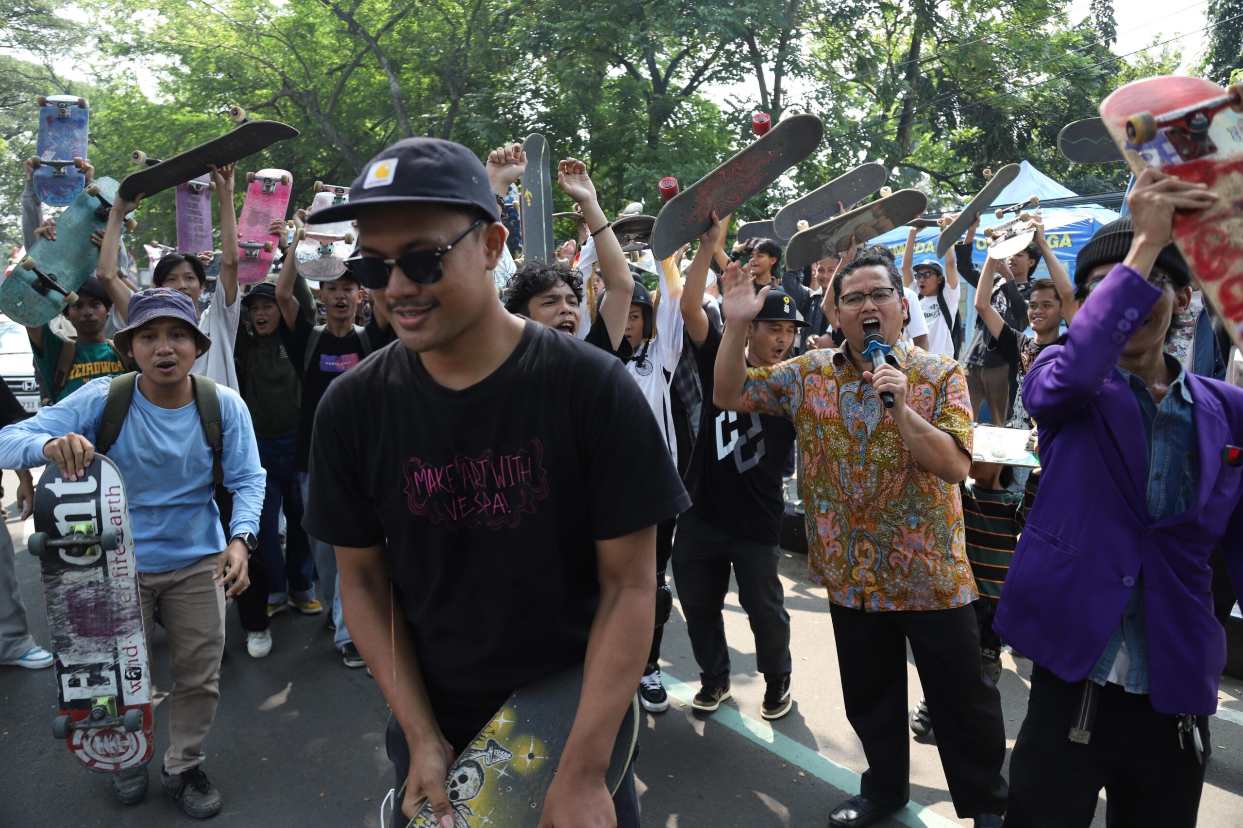 Serunya Arief Wismansyah Kumpul Bareng Anak Skateboard Tangerang