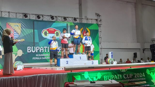 Atlet Angkat Besi Tangerang Borong Medali di Bandung