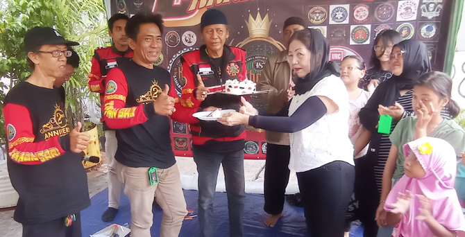 Keluarga Besar Ojek Online Tamansari Peduli Anak Yatim Piatu
