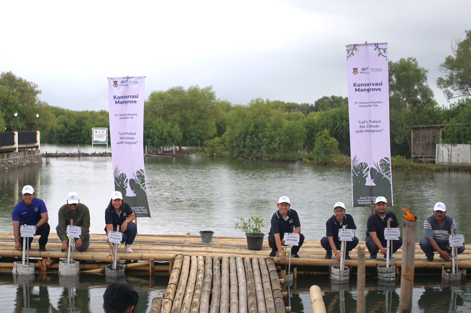 WOM Finance Berkomitmen pada Konservasi Lingkungan dengan Penanaman Mangrove di Pantai Tanjung Pasir
