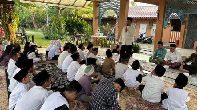Pesan Menyentuh Arief Wismansyah kepada Puluhan Yatim dan Duafa