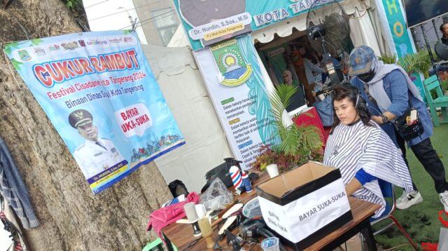 Cukur Rambut Bayar Sukarela Ada di Festival Cisadane 2024