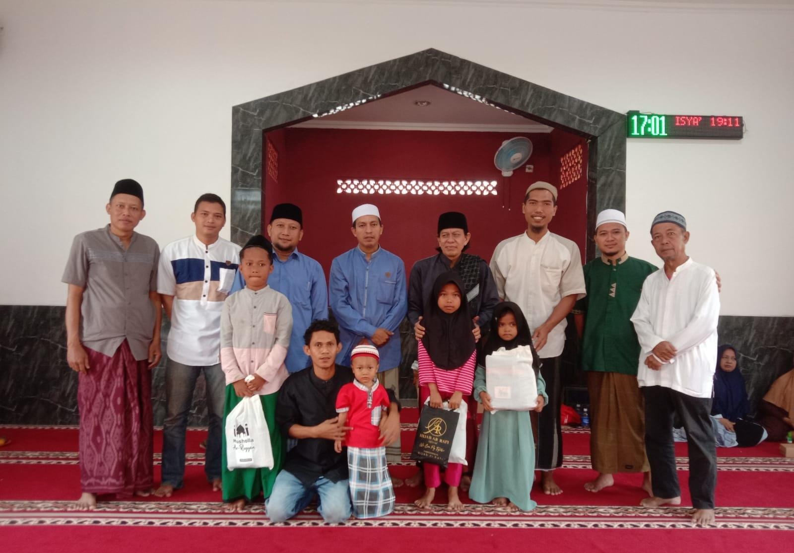 DKM Musholla Ar Royyan Rajeg menyantuni 30 anak Yatim