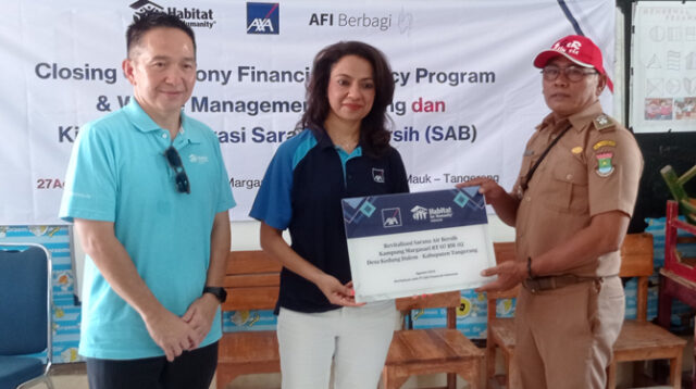 AXA Financial Indonesia Berdayakan Warga Kabupaten Tangerang Lewat Literasi Keuangan dan Pengelolaan Sampah