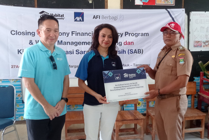 AXA Financial Indonesia Berdayakan Warga Kabupaten Tangerang Lewat Literasi Keuangan dan Pengelolaan Sampah AXA Financial Indonesia Berdayakan Warga Kabupaten Tangerang Lewat Literasi Keuangan dan Pengelolaan Sampah