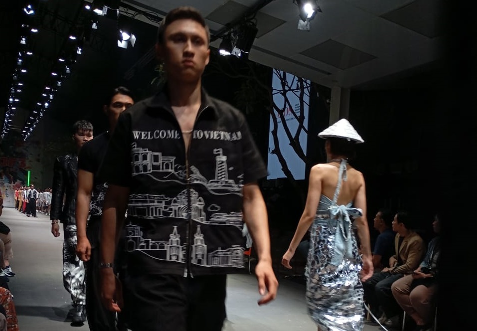 Kolaborasi 3 Desainer ASEAN Memukau Panggung JF3 2024