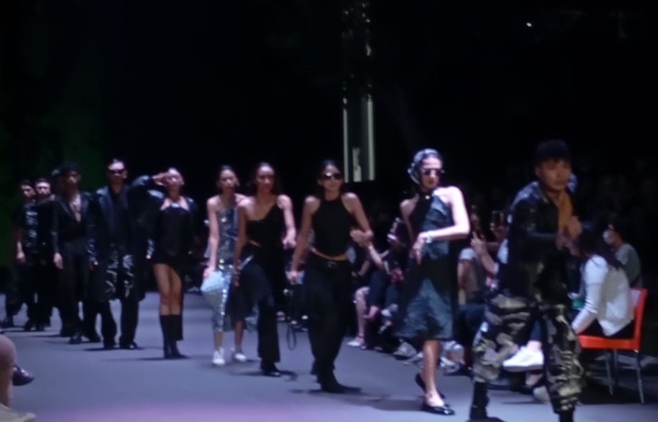 Kolaborasi 3 Desainer ASEAN Memukau Panggung JF3 2024