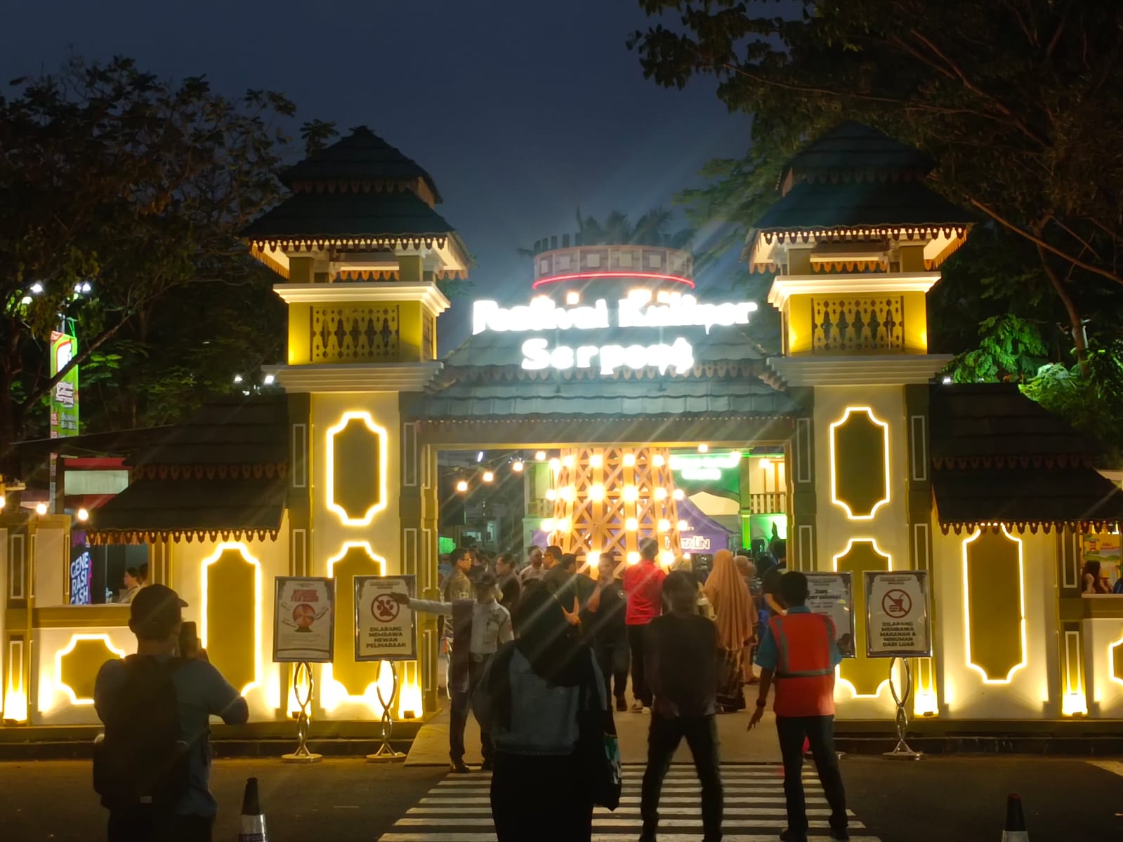 Summarecon Mall Serpong kembali menyapa para pecinta kuliner dengan gelaran Festival Kuliner Serpong yang ke-12. Tahun ini, festival ini mengusung tema menarik, yakni "Harmonisasi Budaya dalam Kuliner Medan,"