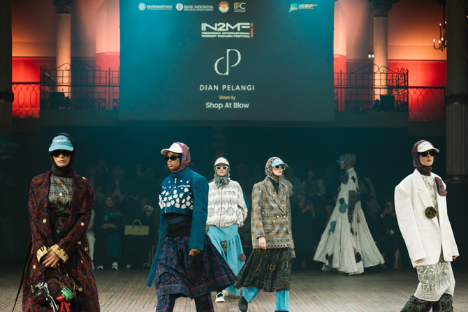 IN2MF 2024, Jakarta Tampil sebagai Kiblat Modest Fashion Dunia di Paris