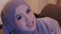 Putri Ariani Berbagi Cinta Kasih Lewat Single Senyumannya Tutupi Semua Lelah Putri Ariani Berbagi Cinta Kasih Lewat Single Senyumannya Tutupi Semua Lelah