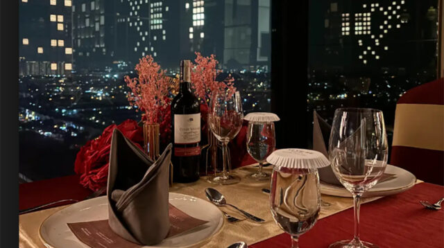 Salute Bar & Lounge: Tempat Dinner Romantis dengan Pemandangan City Lights di Gading Serpong