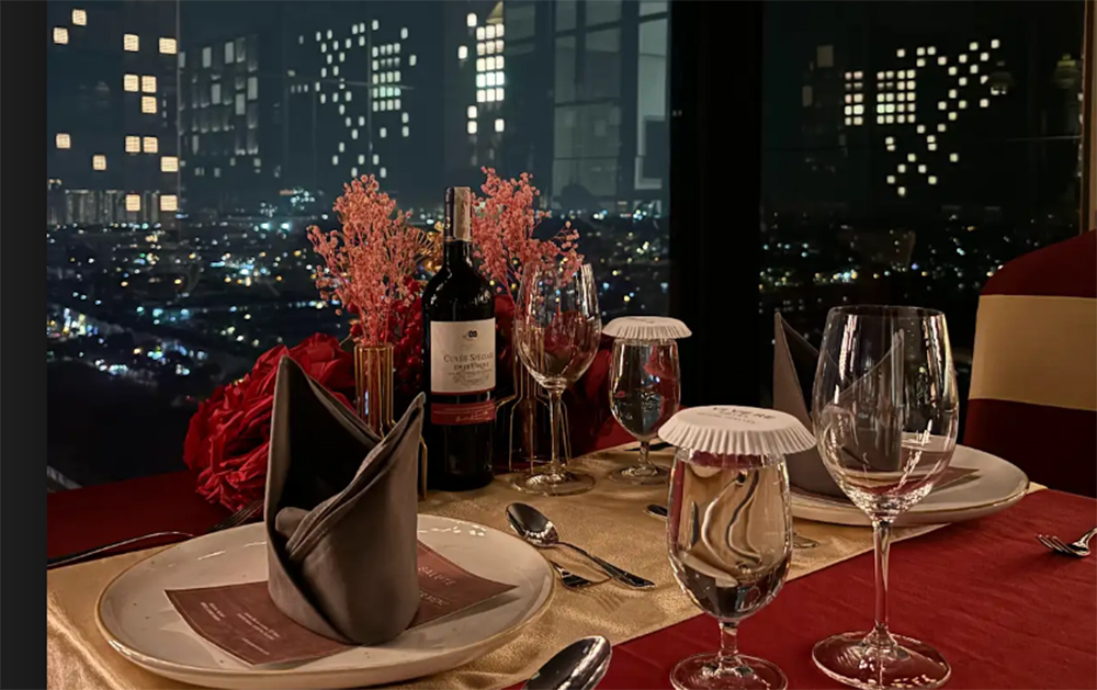 Salute Bar & Lounge: Tempat Dinner Romantis dengan Pemandangan City Lights di Gading Serpong