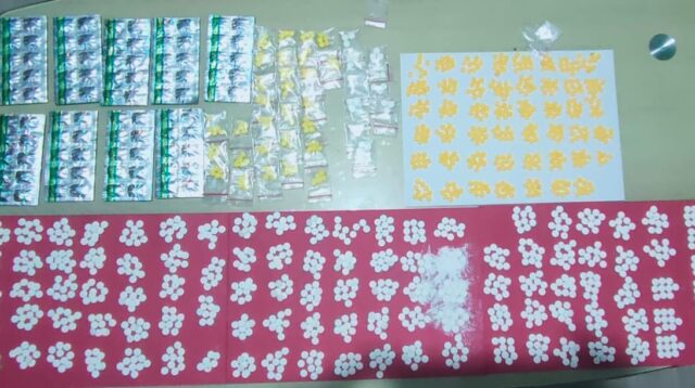 Toko Buku di Jalan Halim Perdana Kusuma, dijadikan tempat transaksi penjualan obat-obatan terlarang atau daftar G tanpa izin resmi