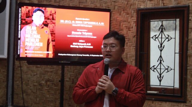 Abraham Garuda Laksono Luncurkan Buku Jalan Terjal Milenial Menuju Parlemen