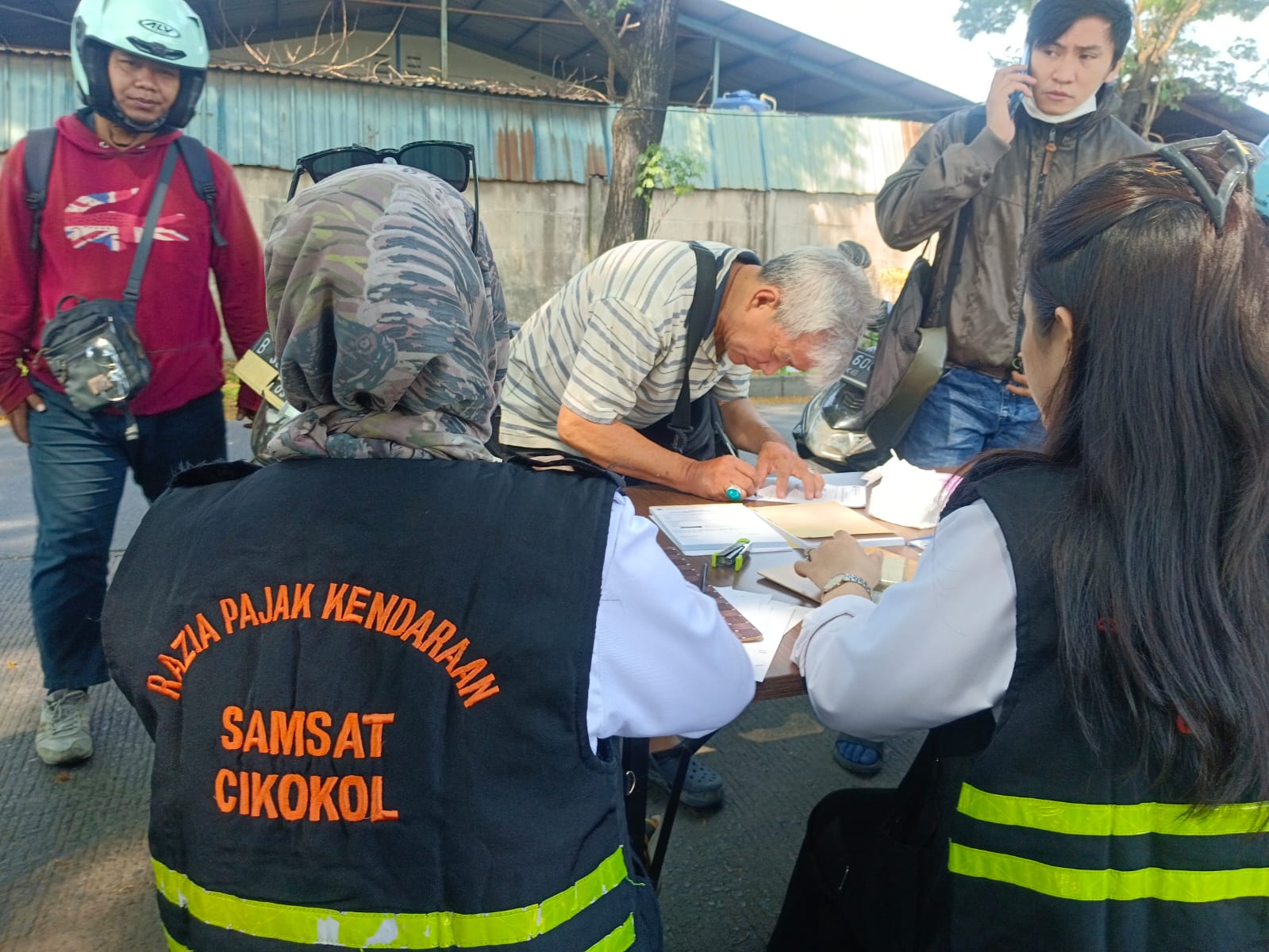 Samsat Cikokol Ajak Warga Bayar Pajak Kendaraan Bermotor Secara Online Samsat Cikokol Ajak Warga Bayar Pajak Kendaraan Bermotor Secara Online