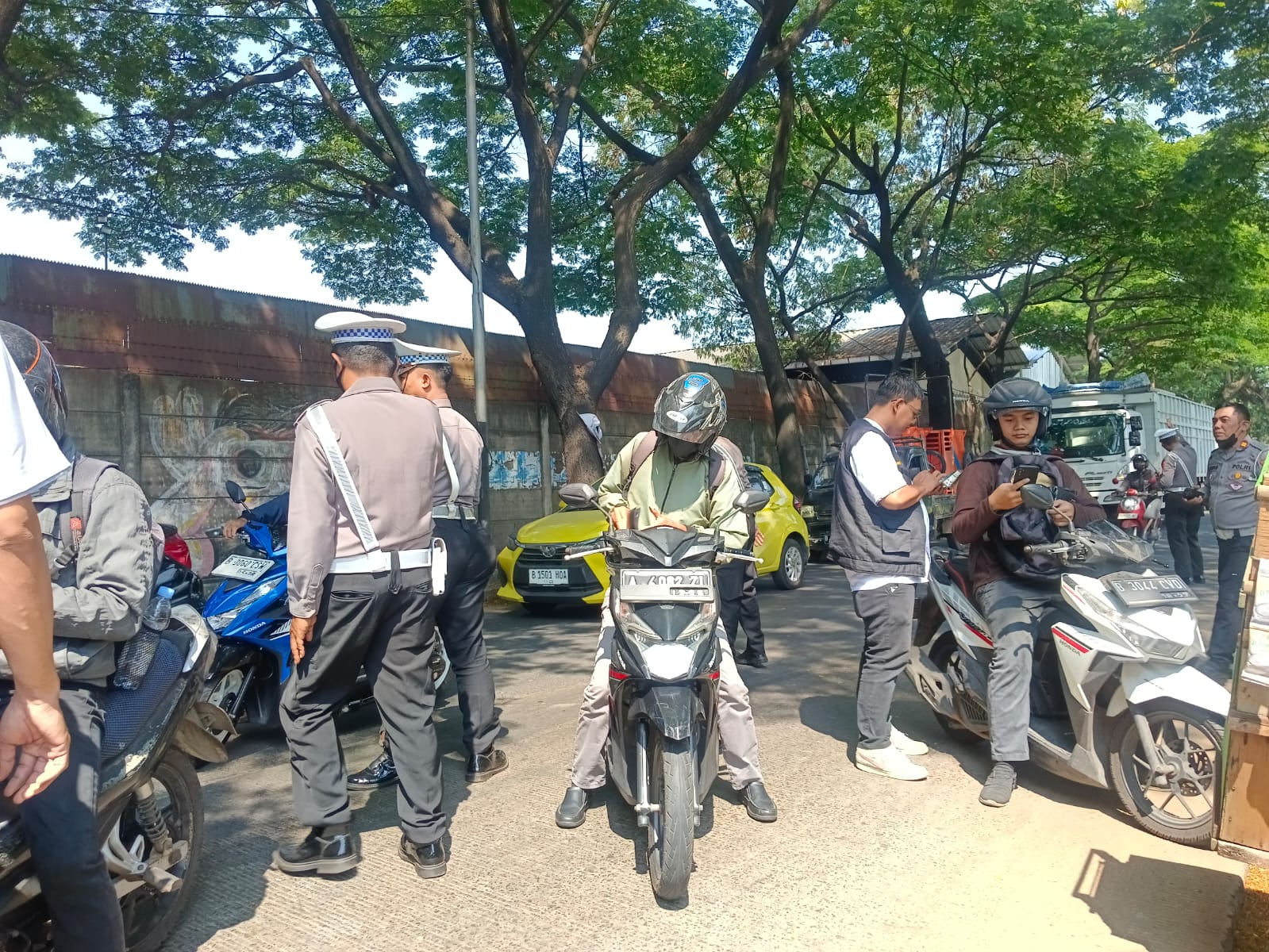 Samsat Cikokol Gelar Razia Pajak Kendaraan di Tiga Lokasi
