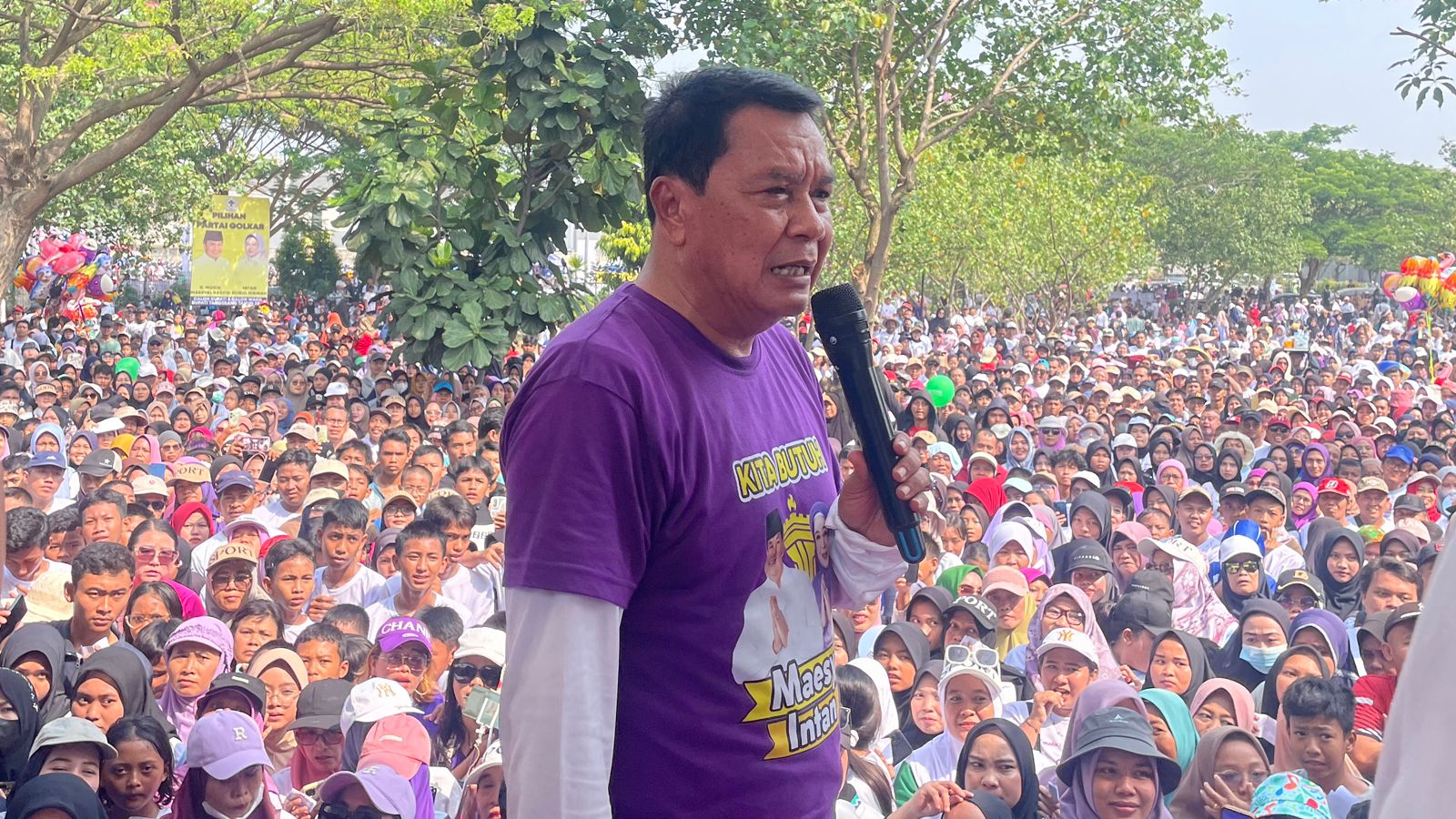 Lautan Manusia Penuhi Jalan Sehat Pasangan Maesyal-Intan