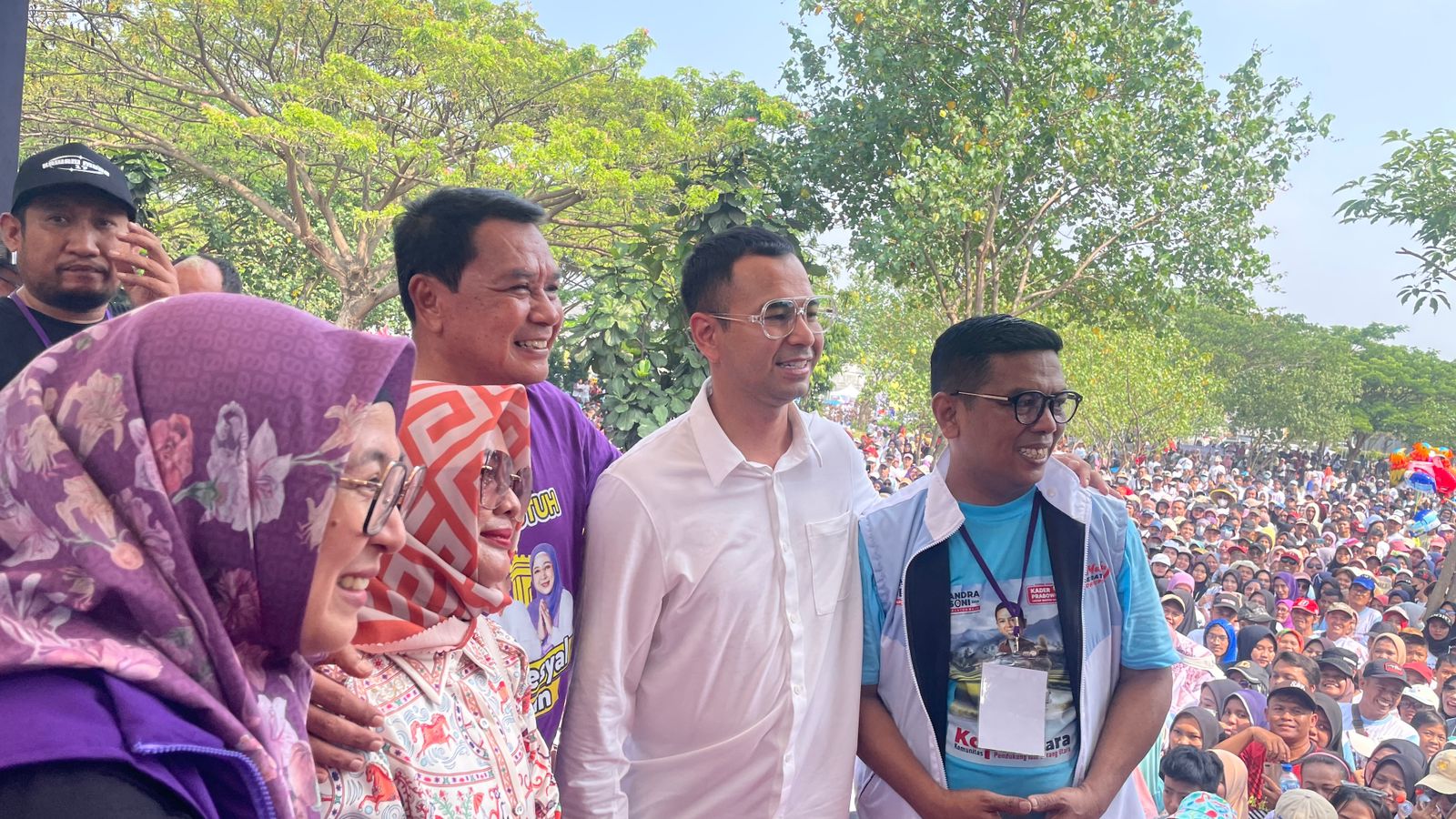 Lautan Manusia Penuhi Jalan Sehat Pasangan Maesyal-Intan