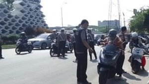 Tingkatkan PAD, Samsat Cikokol Lakukan Razia Penunggak Pajak